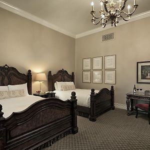 Premium Queen Suite